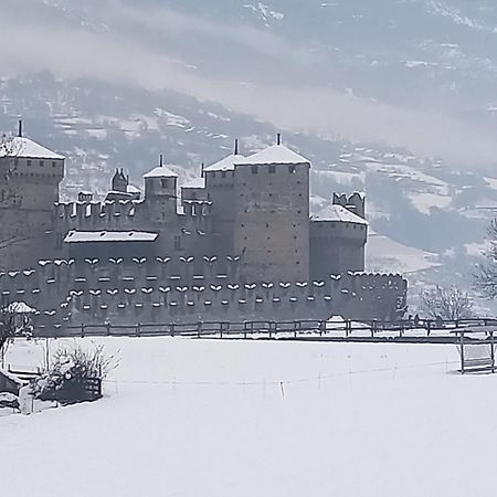 Vue Du Chateau Villa Fénis Esterno foto