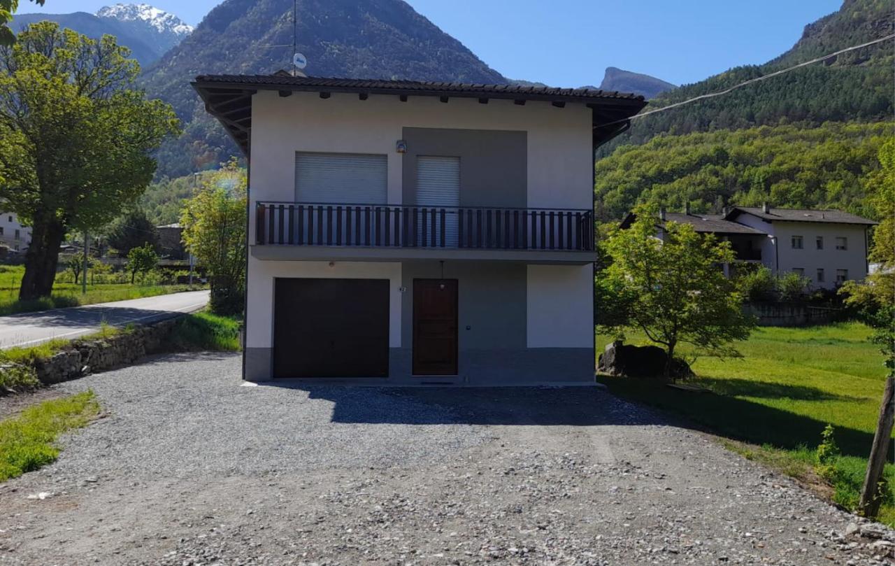 Vue Du Chateau Villa Fénis Esterno foto